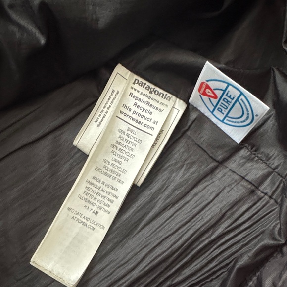 Patagonia Women's Black Nano Puff Jacket - Picture 5 of 12